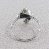 Pretty peridot Silver Rings