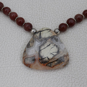 Sun Stone & Agate Beads Necklaces