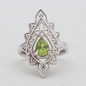 Green Peridot Vintage Style Silver Rings