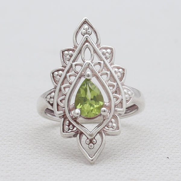 Green Peridot Vintage Style Silver Rings