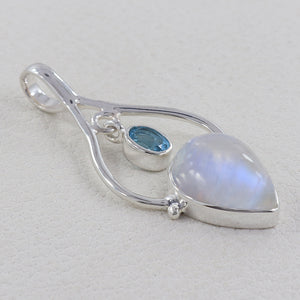 Rainbow Moonstone Silver Pendant