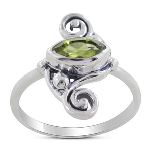 Pretty peridot Silver Rings